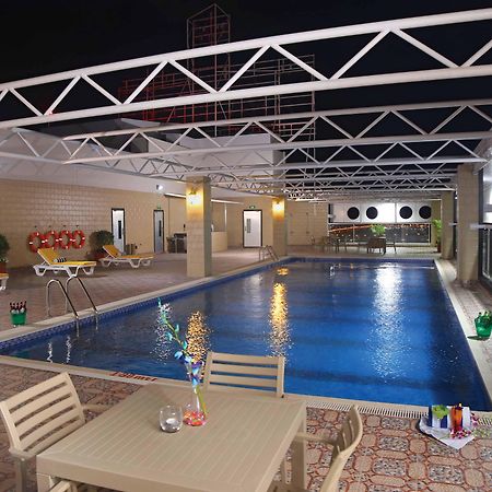 Park Regis Lotus Hotel Манама Екстер'єр фото