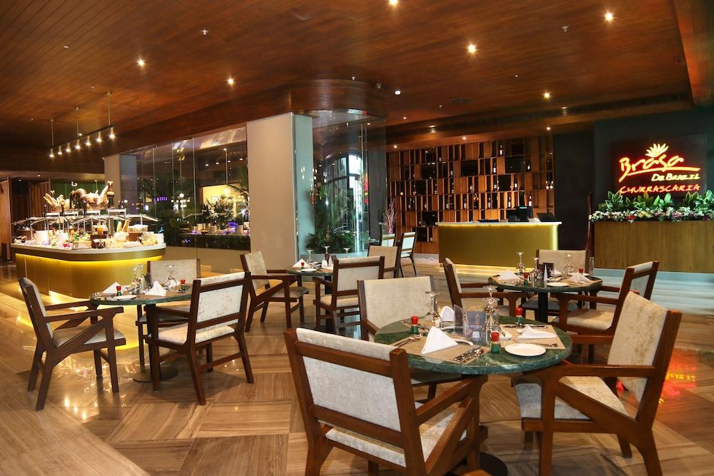 Park Regis Lotus Hotel Манама Екстер'єр фото