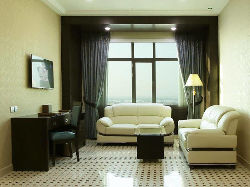 Park Regis Lotus Hotel Манама Екстер'єр фото