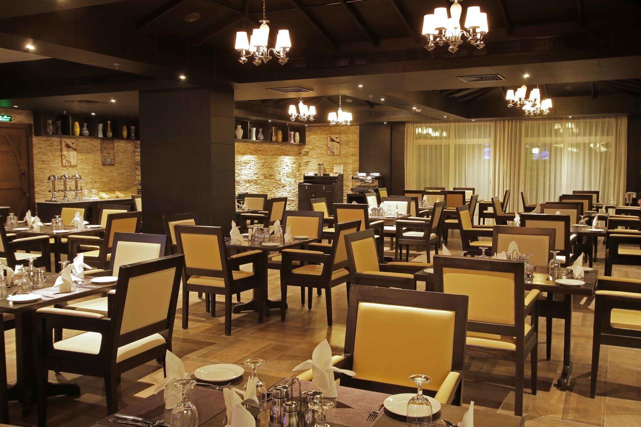 Park Regis Lotus Hotel Манама Екстер'єр фото