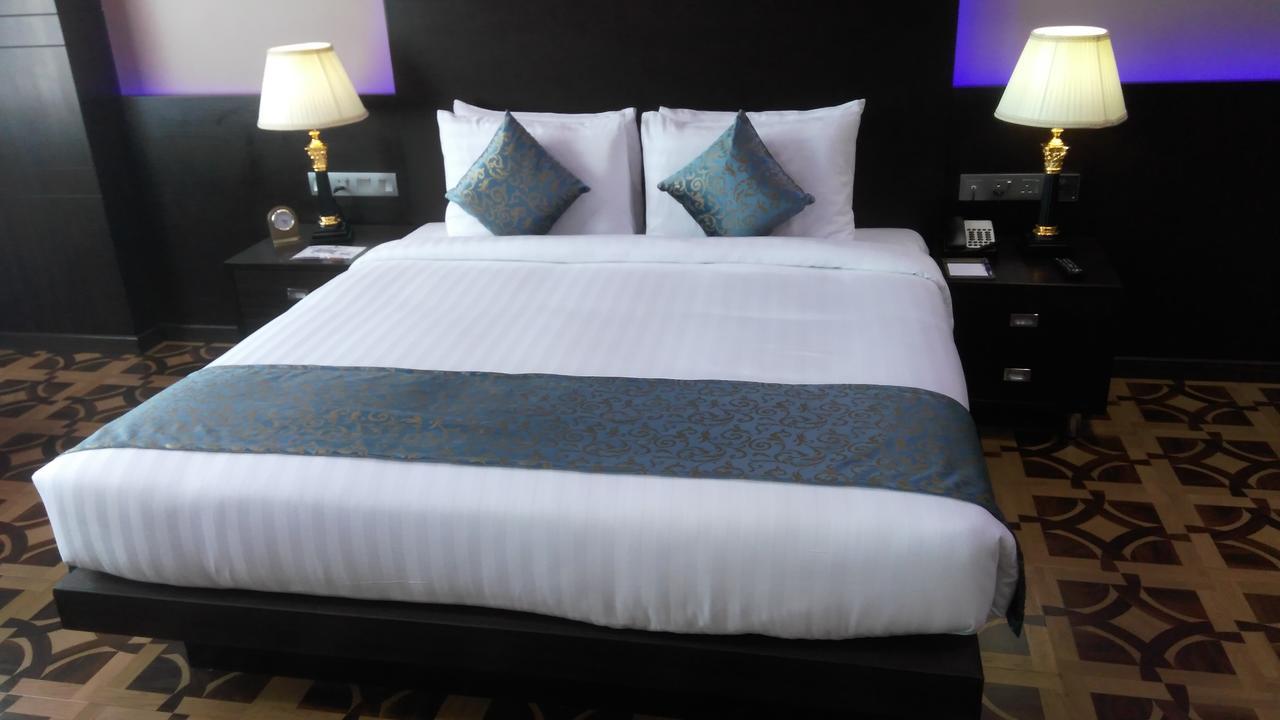 Park Regis Lotus Hotel Манама Екстер'єр фото